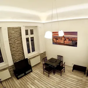 Homelike Luxury Flat On Gyulai Pal Apartment