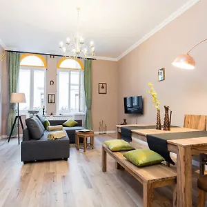 Downtown Synagogue Apartment